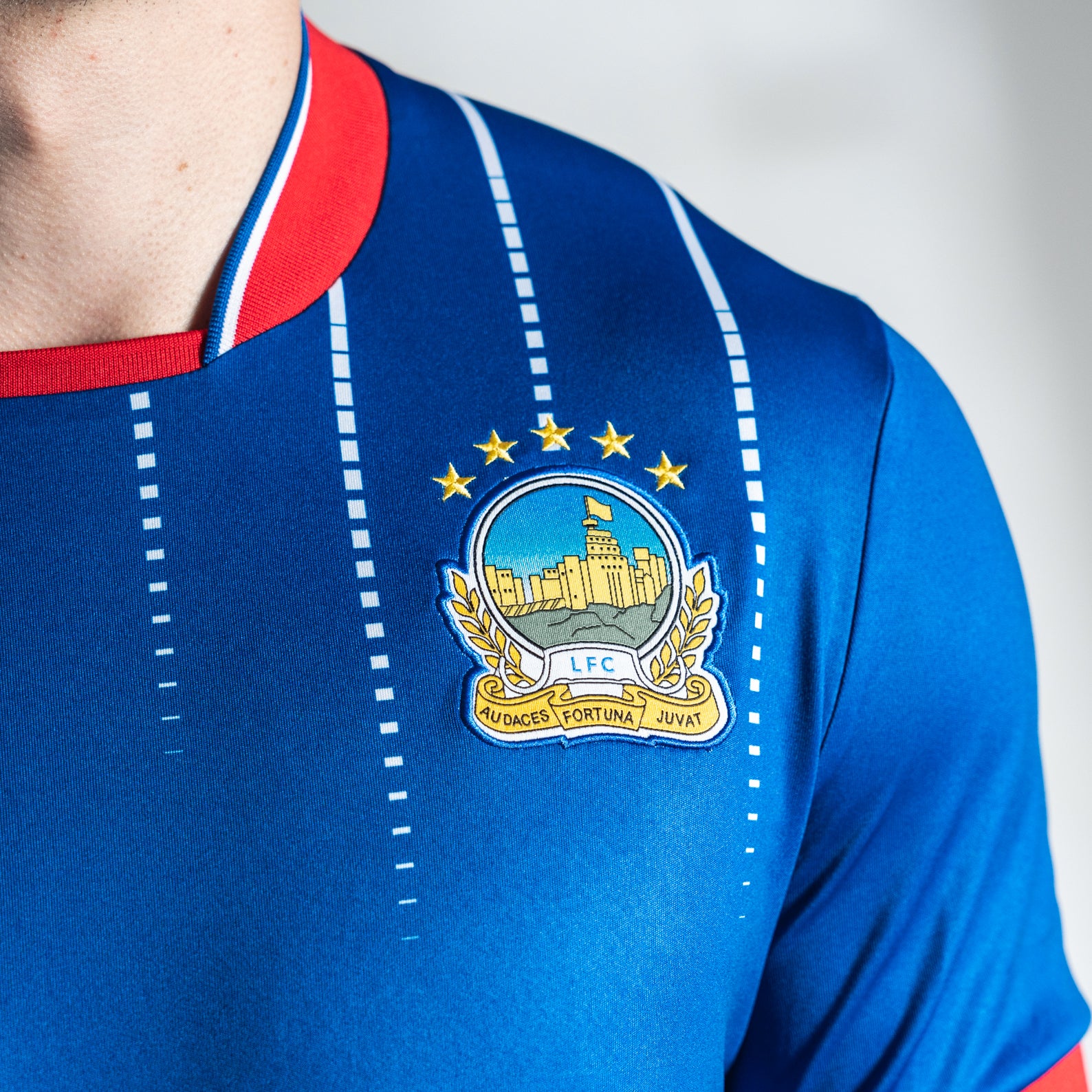 24/25 Linfield Home Jersey (Junior)